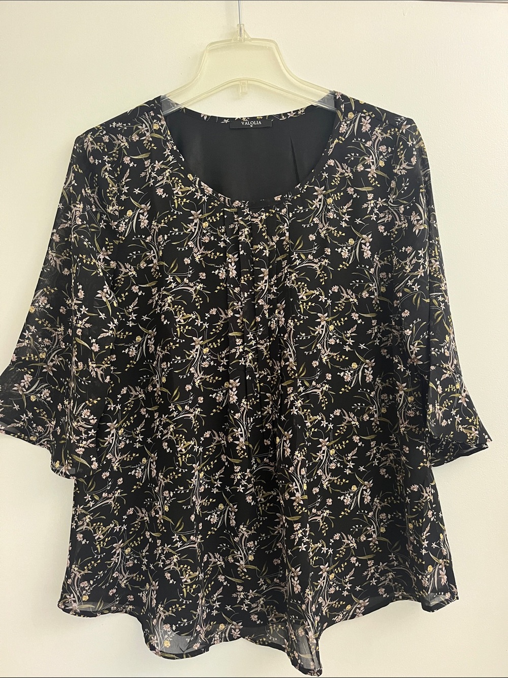 Black Floral Ruffle-Sleeve Blouse